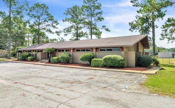 Pictures of Mixed Use property located at 1806 Oakridge Drive, Albany, GA 31721 for sales - image #1