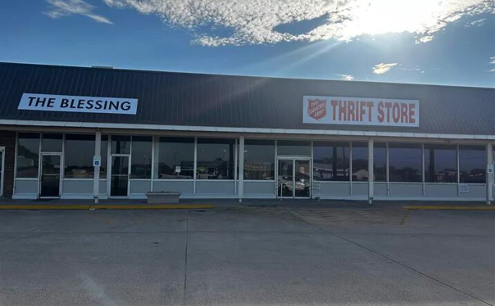 Pictures of Retail, Office, Industrial property located at 102 Sw 11th St, Lawton, OK 73501 for sales - image #1