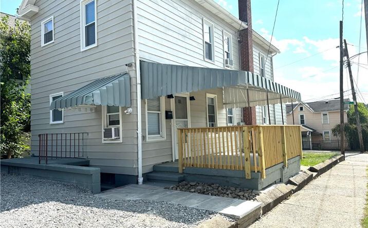 Pictures of Multifamily property located at 519 Roup St, Tarentum, PA 15084 for sales - image #1