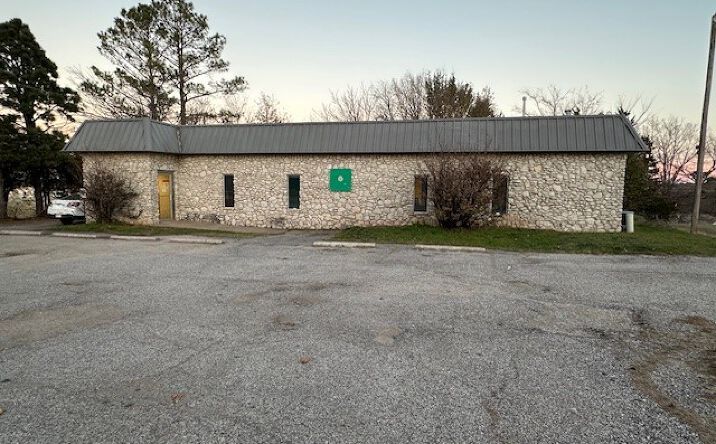 Pictures of Office property located at 117 Rodgers, Holdenville, OK 74848 for sales - image #1