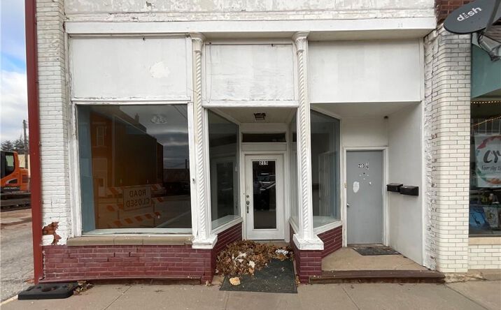 Pictures of Business for Sale property located at 215 E 3RD Street, Cameron, MO 64429 for sales - image #1