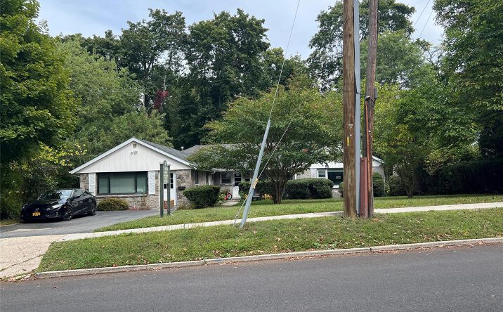 Pictures of Land property located at 118 Nassau Road, Huntington, NY 11743 for sales - image #1