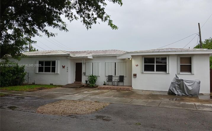Pictures of Multifamily property located at 650 SW 44th Ct, Miami, FL 33134 for sales - image #1