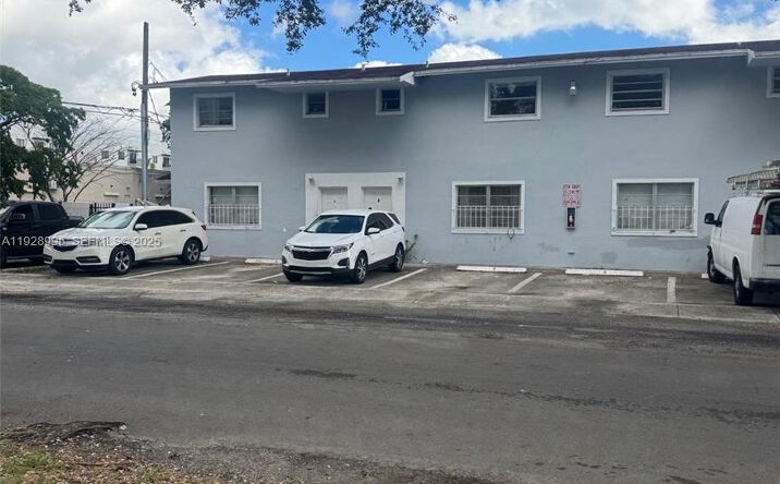 Pictures of Multifamily property located at 3821 SW 13th Ct, Fort Lauderdale, FL 33312 for sales - image #1