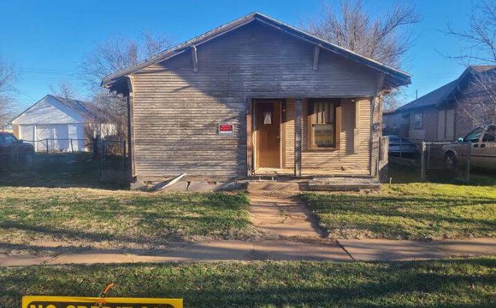 Pictures of Multifamily property located at 309 E Wharton Ave, Electra, TX 76360 for sales - image #1