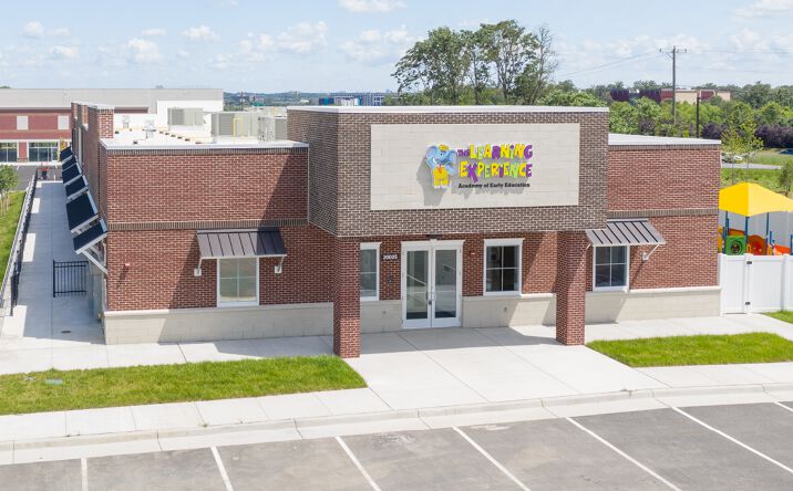 Pictures of Retail property located at 20005 Riverside Cmns Plz, Ashburn, VA 20147 for sales - image #1