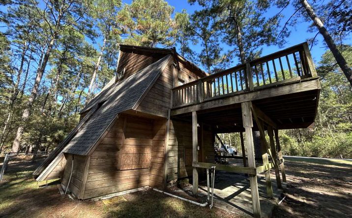 Pictures of Multifamily property located at 201 Creek Dr, Onalaska, TX 77360 for sales - image #1