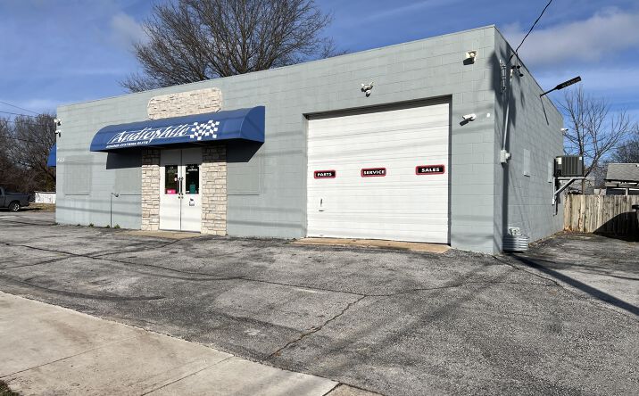 Pictures of Retail property located at 435 W Kearney St, Springfield, MO 65803 for sales - image #1