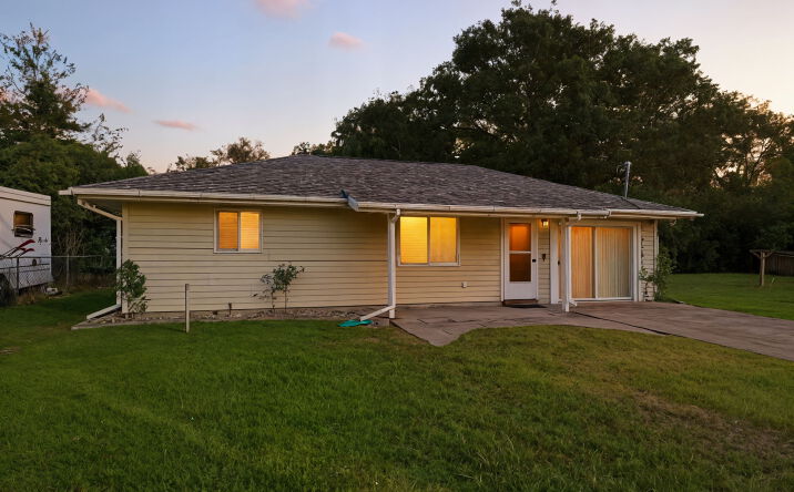 Pictures of Senior Living property located at 3290 Seaview Dr, Spring Hill, FL 34606 for sales - image #1
