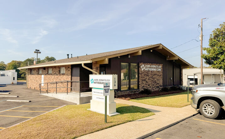 Pictures of Office property located at 136 S 15th Ave, Laurel, MS 39440 for sales - image #1