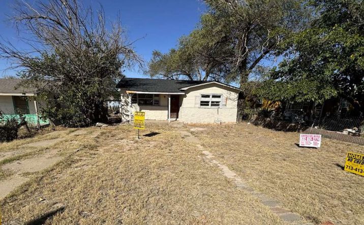 Pictures of Multifamily property located at 3406 E 15th St, Lubbock, TX 79403 for sales - image #1
