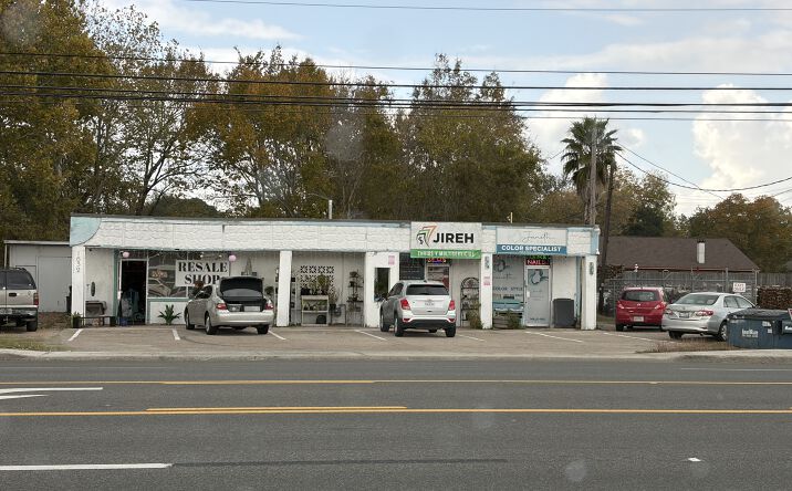 Pictures of Retail property located at 1634 E Main St, League City, TX 77573 for sales - image #1