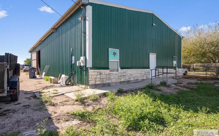 Pictures of Industrial, Office property located at 20544 Us 77 Expressway, Combes, TX 78535 for sales - image #1