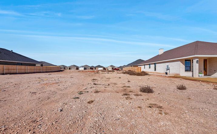 Pictures of Land, Multifamily property located at 1329 Loess St, Midland, TX 79705 for sales - image #1