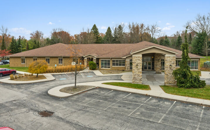 Pictures of Office property located at 1005 Campus Cir, Hermitage, PA 16148 for sales - image #1