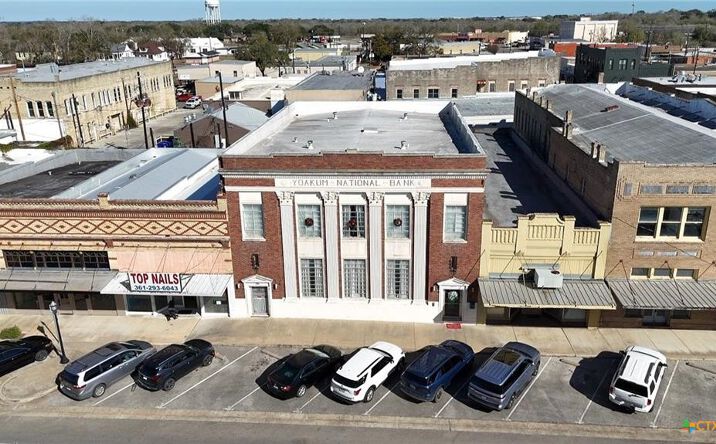 Pictures of Mixed Use property located at 207 W Grand Ave, Yoakum, TX 77995 for sales - image #1