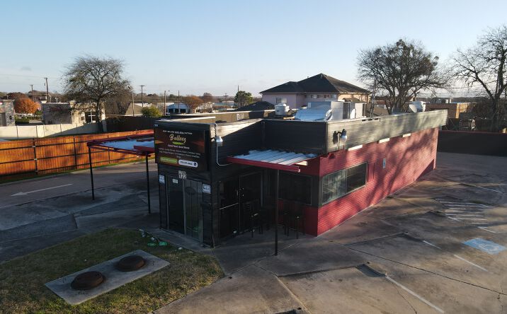 Pictures of Mixed Use, Retail property located at 122 S Hampton Rd, DeSoto, TX 75115 for sales - image #1