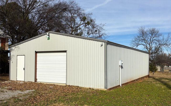 Pictures of Industrial, Office property located at 251 Franklin Street, Healdton, OK 73438 for sales - image #1