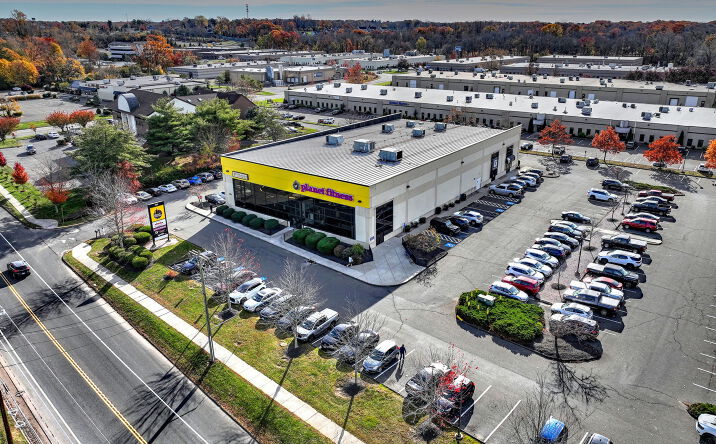 Pictures of Retail property located at 469 East Main Street, Branford, CT 06405 for sales - image #1