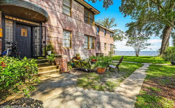 Pictures of Multifamily property located at 2746 VERNON Terrace, Jacksonville, FL 32205 for sales - image #1