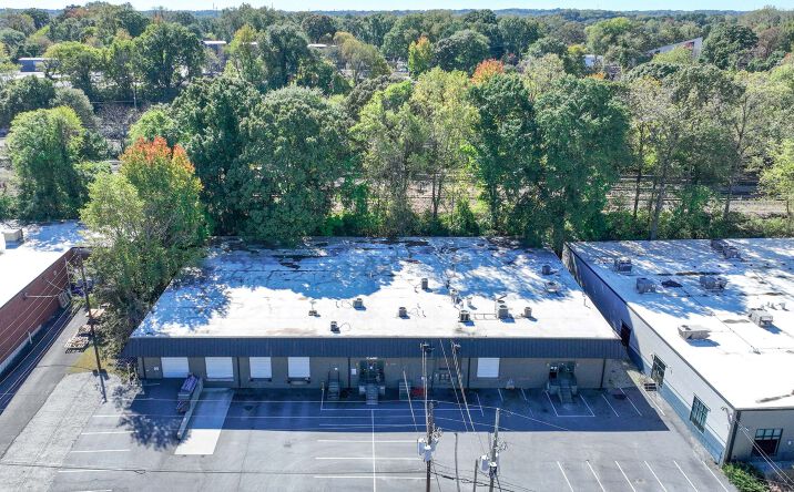Pictures of Industrial property located at 1210 Menlo Dr NW, Atlanta, GA 30318 for sales - image #1