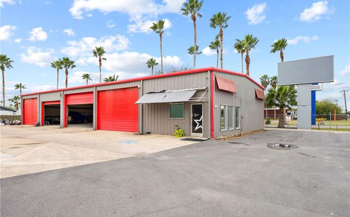 Pictures of Retail property located at 30916 State Highway 100 Highway, Los Fresnos, TX 78566 for sales - image #1