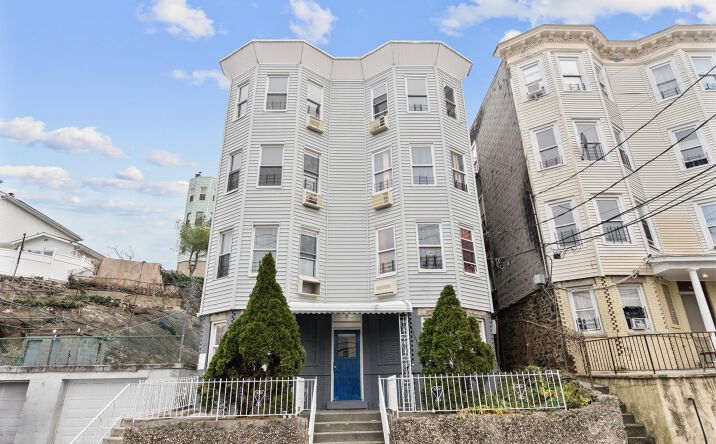 Pictures of Multifamily property located at 32 Van Cortlandt Park Ave, Yonkers, NY 10701 for sales - image #1