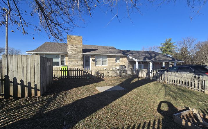 Pictures of Multifamily property located at 1104 N Scott Ave, Belton, MO 64012 for sales - image #1