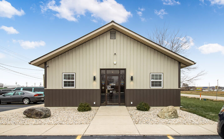Pictures of Mixed Use property located at 395 Symmes Center Dr, Winchester, IN 47394 for sales - image #1