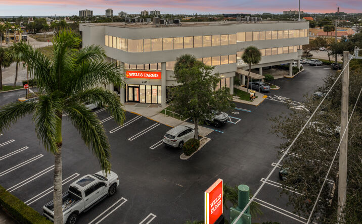 Pictures of Office property located at 250 Tequesta Dr, Jupiter, FL 33469 for sales - image #1