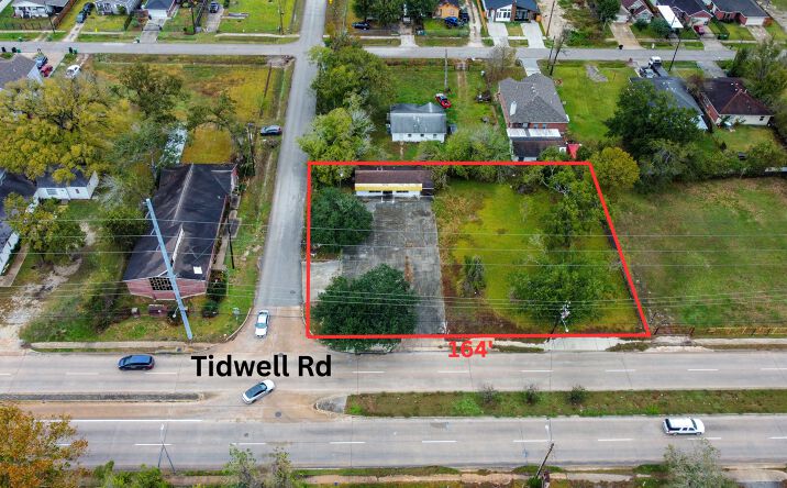 Pictures of Office, Retail property located at 8101 Tidwell Rd, Houston, TX 77028 for sales - image #1