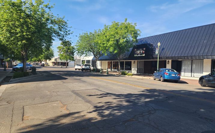 Pictures of Mixed Use, Retail property located at 144 N K St, Tulare, CA 93274 for sales - image #1