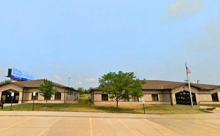 Pictures of Office property located at 3165 Williams Blvd SW, Cedar Rapids, IA 52404 for sales - image #1