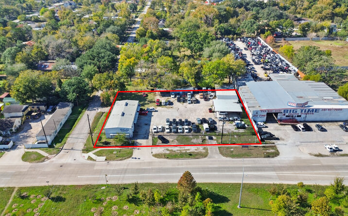 Pictures of Industrial, Mixed Use, Retail property located at 7215 N Shepherd Dr, Houston, TX 77091 for sales - image #1