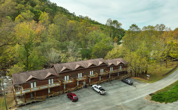 Pictures of Hospitality property located at 170 Rafter Rd, Tellico Plains, TN 37385 for sales - image #1