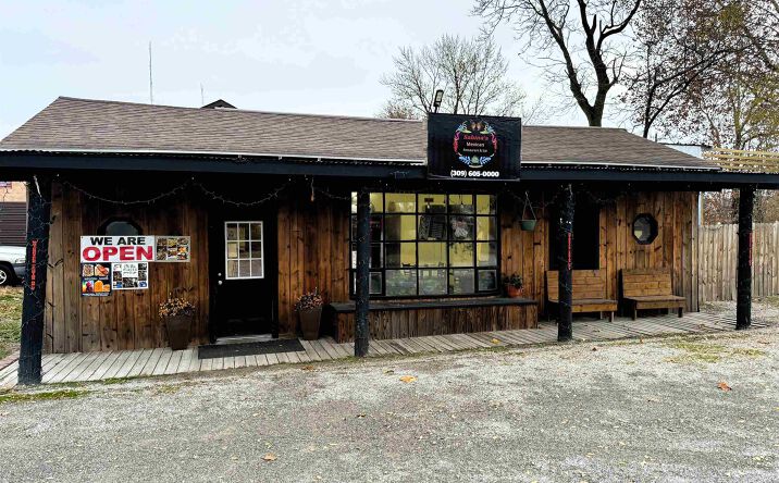 Pictures of Retail property located at 203 S OAK Street, Bath, IL 62617 for sales - image #1