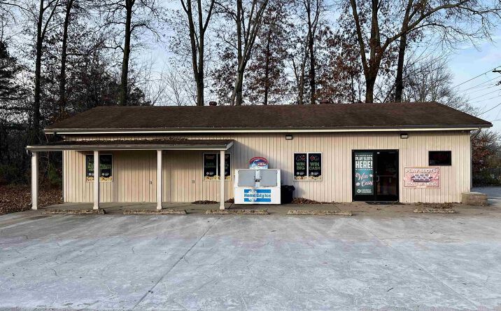 Pictures of Retail property located at 18375 Route 37 Highway, West Frankfort, IL 62896 for sales - image #1