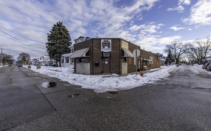 Pictures of Business for Sale, Retail property located at 2827 63rd Street, Kenosha, WI 53143 for sales - image #1