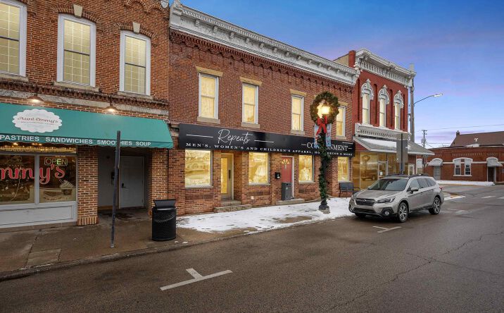 Pictures of Retail, Office property located at 118 N Franklin Street, Manchester, IA 52057 for sales - image #1