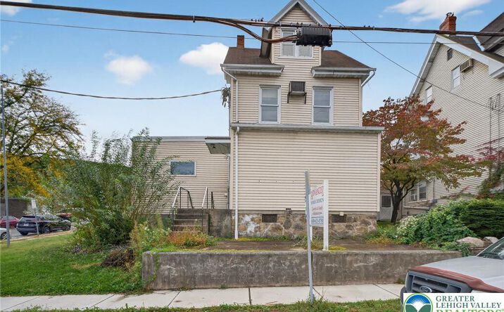 Pictures of Mixed Use property located at 1106 Broadway, Fountain Hill Boro, PA 18015 for sales - image #1