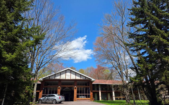 Pictures of Hospitality property located at 38 Lehigh Rd, Gouldsboro, PA 18424 for sales - image #1