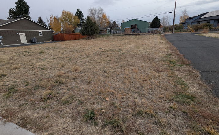 Pictures of Land property located at 516 W Ridge Ave, Hines, OR 97738 for sales - image #1