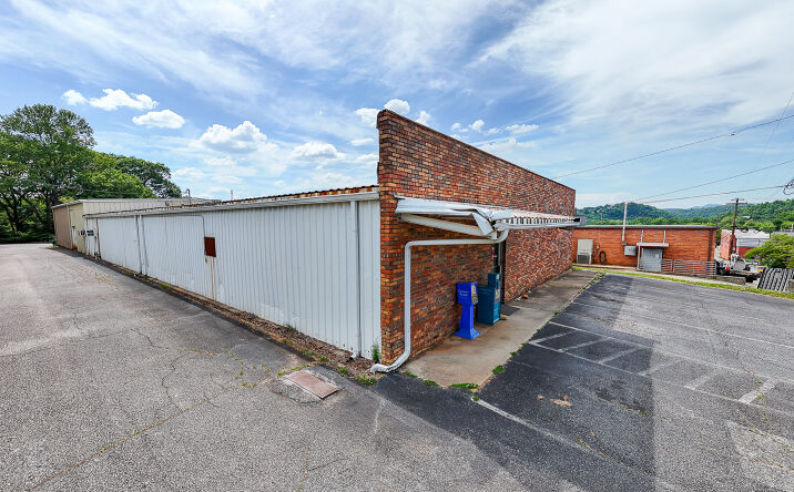 Pictures of Retail, Industrial property located at 89 Sycamore St, Murphy, NC 28906 for sales - image #1