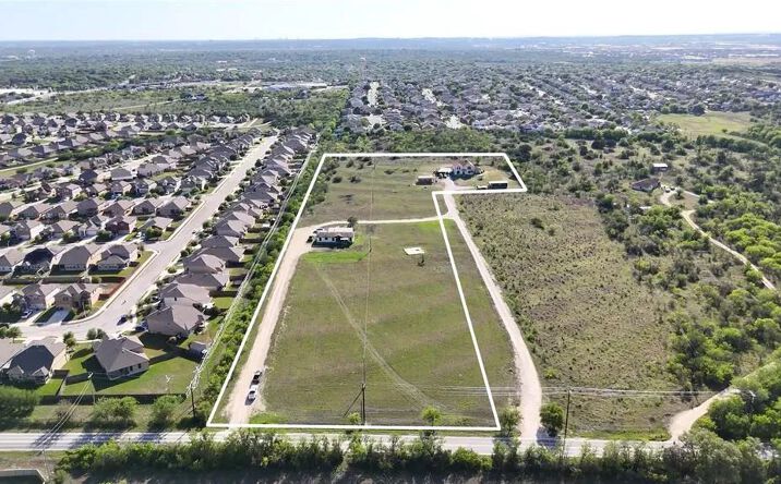 Pictures of Land property located at 475 Dean Rd., 124617, TX 78108 for sales - image #1