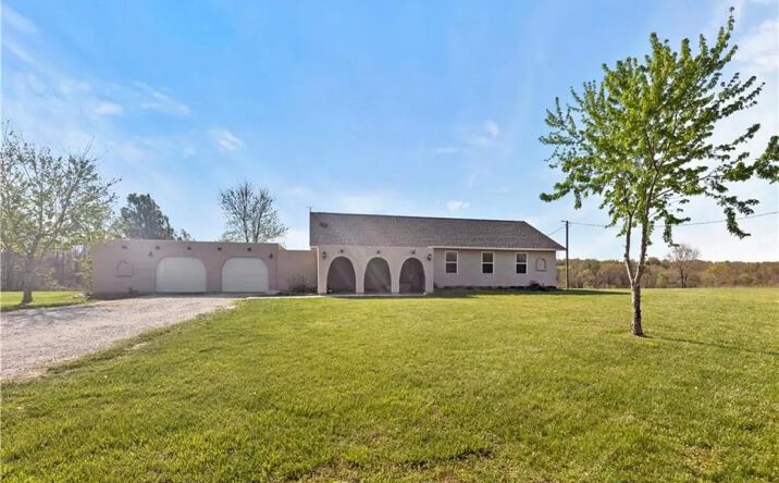 Pictures of Land property located at 68 CR 8492, 8372, AR 72638 for sales - image #1