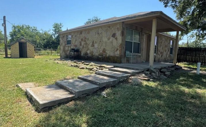 Pictures of Land property located at 200 N 7th Street, 127012, TX 76853 for sales - image #1