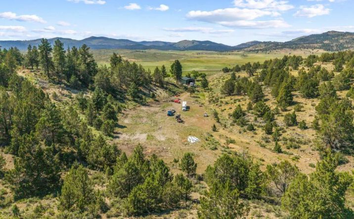 Pictures of Land property located at 21161 Highway 395, 103600, OR 97630 for sales - image #1