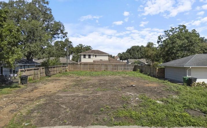 Pictures of Land property located at 5514 Pagewood Lane, 126318, TX 77056 for sales - image #1