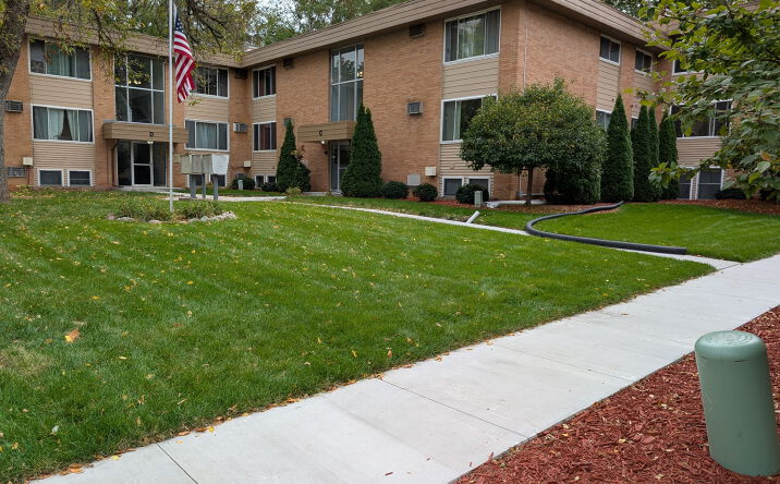 Pictures of Multifamily property located at 1103 25th St, Rock Island, IL 61201 for sales - image #1