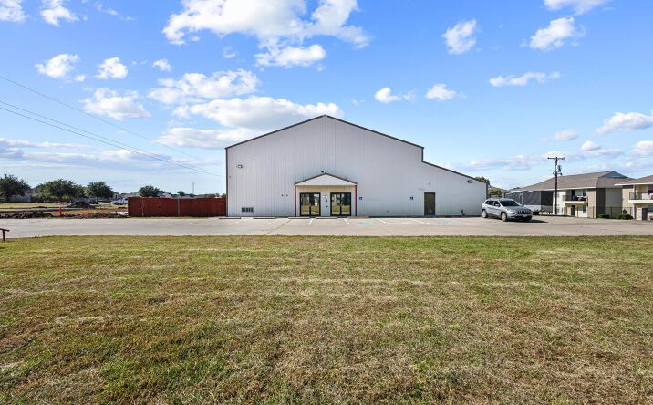 Pictures of Industrial, Office, Special Purpose property located at 920 S Heritage Pkwy, Sherman, TX 75092 for sales - image #1